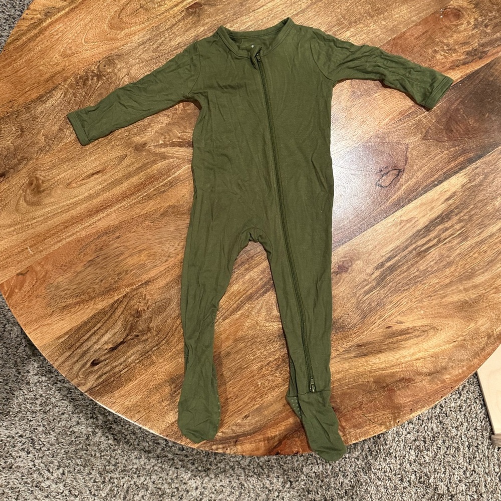 Kyte baby army green footie zip, 6-12 months